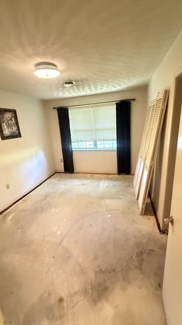 Same bedroom completely empty and clean after Quick and Clear haul-off